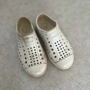 Native Jefferson White Waterproof Slip-On Sneakers - Toddler Size C8